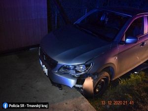 Opilci za volantom: V Brestovanoch havaroval muž, vo Veľkých Kostoľanoch žena