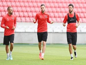 Zo Spartaka: Ďuriša chytila búrka, Rusov s novou zmluvou, Koštrna zatiaľ bez