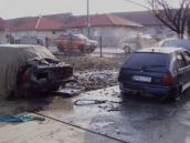 Horeli dve škodovky v jednom dvore, gazda sa popálil