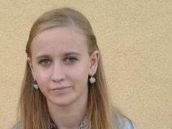 Stratená šestnásťročná Lenka potrebuje pravidelne lieky