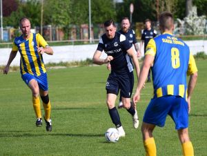 Futbal, 8. liga A: Slávia deklasovala Modranku, Zeleneč remizoval vo Voderadoch