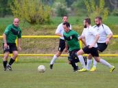 Futbal, 7. liga B: Brankár Šípkového v Dolnom Lopašove inzultoval rozhodcu