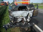 Nehoda pri Malženiciach: Vozidlo po náraze začalo horieť