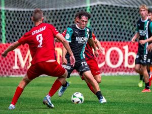 Kam za futbalom? V Malženiciach hrá Banská Bystrica, Červeník hostí Šúrovce