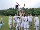 Futbal, OSA: Malženice prevzali pohár, v Pavliciach utekali pred včelami