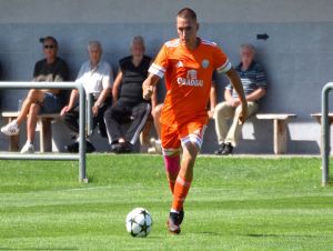 Futbal, 7. liga: Bučany triumfovali v Červeníku, Biely Kostol vo Zvončíne