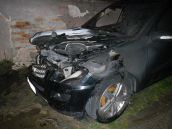 V Opoji zhorel luxusný mercedes, príčinu vyšetrujú