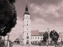 RETRO: Do Dlhej prišli presídlenci z Chorvátska, v Trnave dokončili opravu Mestskej veže