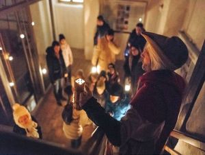 Začínajú sa adventné prehliadky Mestskej veže, výstup je v tme s lampášom