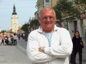 Futbalový tréner Pavol Krchnák má opäť pripravený svoj cukor a bič