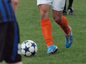 Futbal, III. A: Dolné Orešany zakopli, béčko Jaslovských Bohuníc sa doťahuje