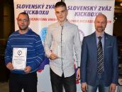 Trnavčan Kristek s trénerom Mičianikom dostali od kickboxového zväzu ocenenia