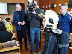 Minister Mikulec informoval o linke 112, stretol sa aj so školákmi zo Špačiniec