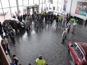 V automobilke PSA Peugeot Citroën Slovakia si uctili obete teroristického činu