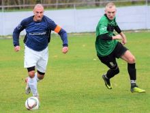 Futbal, 7. liga A: Modranka strelila Dobrej Vode jedenásť gólov, Dolné Orešany Suchej osem