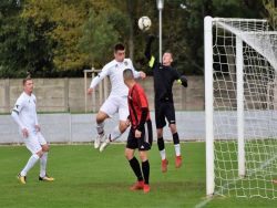 Futbal, 7. liga A: Modranka zdolala Hrnčiarovce, Kátlovce vyčíňali v Dobrej Vode