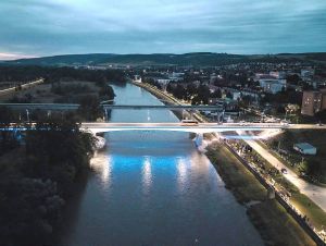 Most v Hlohovci v nedeľu na nevyhnutný čas uzavrú pre dopravu