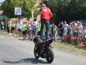Staré motorky majú dušu. Moto Ruže prilákali do Ružindola stovky návštevníkov