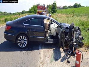 Pri Dvorníkoch zomrel po čelnej zrážke s autom 46 - ročný motorkár