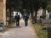 Všetci svätí zdvojnásobili policajné hliadky