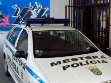 Alkohol, drogy, asociáli... Mestská polícia zintenzívni kontroly v promenáde