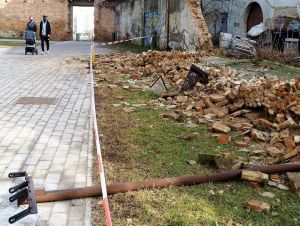 Pri Arcibiskupskom paláci spadol múr, urýchli to plánovanú prezentáciu územia?