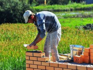 Mäsiar, murár, krajčírka: Kraj bude motivovať k štúdiu neobsadených odborov