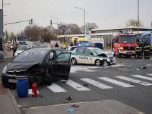 Nehoda na Nitrianskej: Do policajnej kolóny vrazilo osobné auto