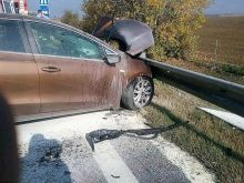 Nehoda na R1 pri Trnave: Auto po náraze začalo horieť