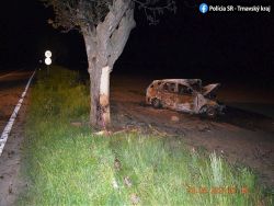 Tragédia medzi Trnavou a Špačincami: Auto po náraze horelo, muž nehodu neprežil