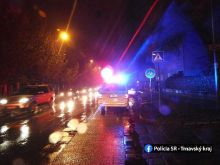 Na Zelenečskej ulici prišlo ku kolízii vozidla s chodcami