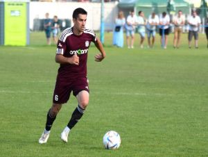 Futbal, 7. liga: Horné Orešany zdolali Zvončín, Drahovce dali v derby 7 gólov