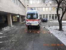 Nehoda v areáli trnavskej nemocnice, vodič sanitky pri cúvaní zrazil chodkyňu