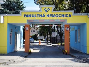 Kapacita pľúcnych ventilácii je v trnavskej nemocnici naďalej obsadená