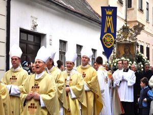 Patrónku mesta si uctia Trnavskou novénou, ulicami ponesú obraz Panny Márie