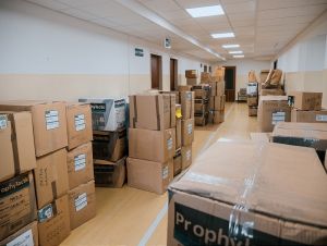 Kraj naďalej distribuuje ochranné pomôcky pre zariadenia sociálnych služieb