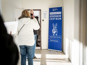FOTO: Zaočkovali ďalšie tisíce ľudí, niektorí prišli zbytočne skoro