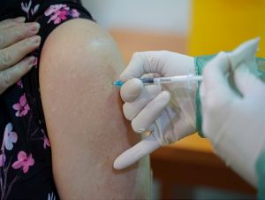 V Trnavskom kraji budú vakcínou Sputnik očkovať v Piešťanoch