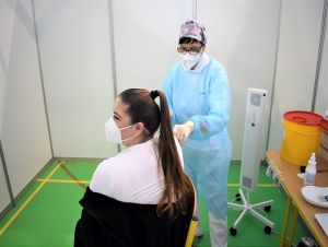 Očkovanie pokračuje cez víkend, v piatok len pre registrovaných