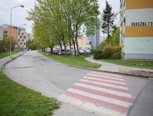 Na Okružnej ulici pribudnú parkovacie miesta, zmenami prejde zastávka