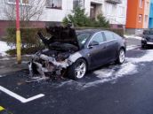 Neznámy páchateľ podpálil v nedeľu v Seredi Opel Insignia