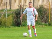 Futbal, 8. liga III.A: Špačince naďalej suverénne, Opoj po trestoch postavil len desať hráčov
