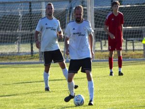 Futbal, 8. liga B: Moravany zdolali Veľké Kostoľany, Prašník dal 10 gólov