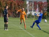 Futbal, 7. liga B: Ostrov deklasoval Kľačany, Piešťany otočili proti Chtelnici