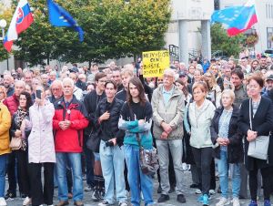 V Trnave protestovali proti konsolidácii a ožobračovaniu stovky ľudí