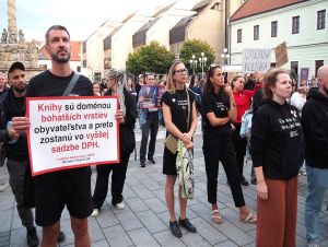 Herci Divadla Jána Palárika po predstaveniach podporia Kultúrny štrajk