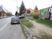 Na Špačinskej ceste je nový zákaz zastavenia, rozdávajú tam papuče