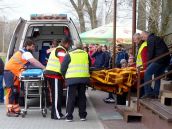 Futbal, 5. liga: Do Zvončína volali sanitku, futbalista Drahoviec skončil v nemocnici