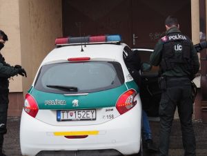 V Hrnčiarovciach vyčíňala dvojica, ktorá sa hrala na policajtov