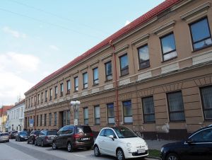 Trnava môže výmenou za pozemky získať budovu v susedstve radnice
